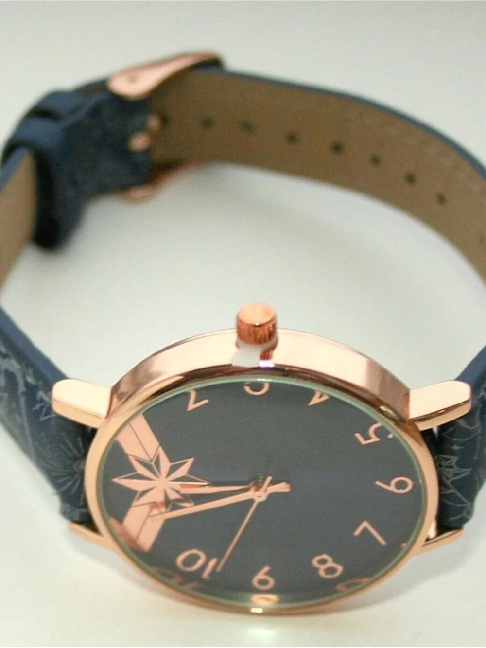 Comics Captain Marvel Watch Women's Dress Unisex Rose Gold Color